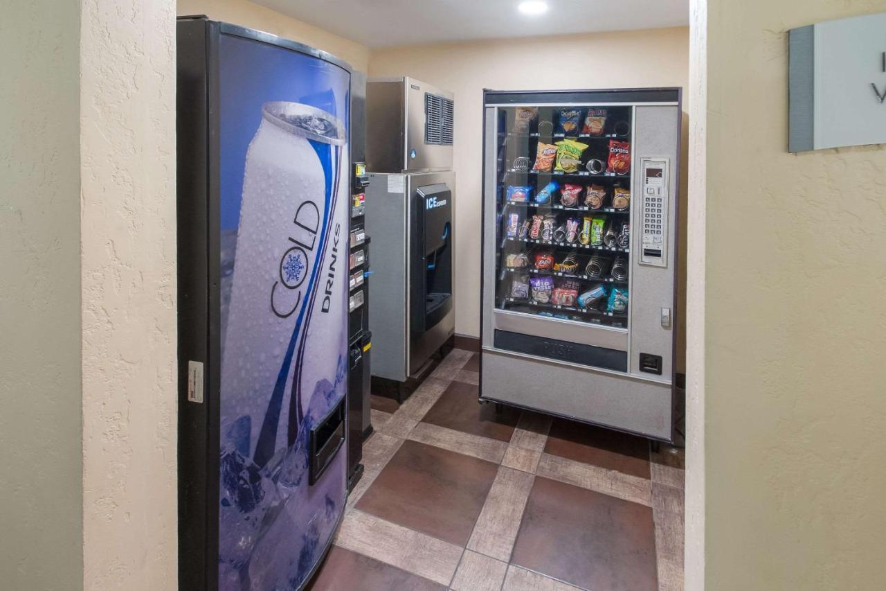 Quality Inn & Suites Airport West Salt Lake City Buitenkant foto