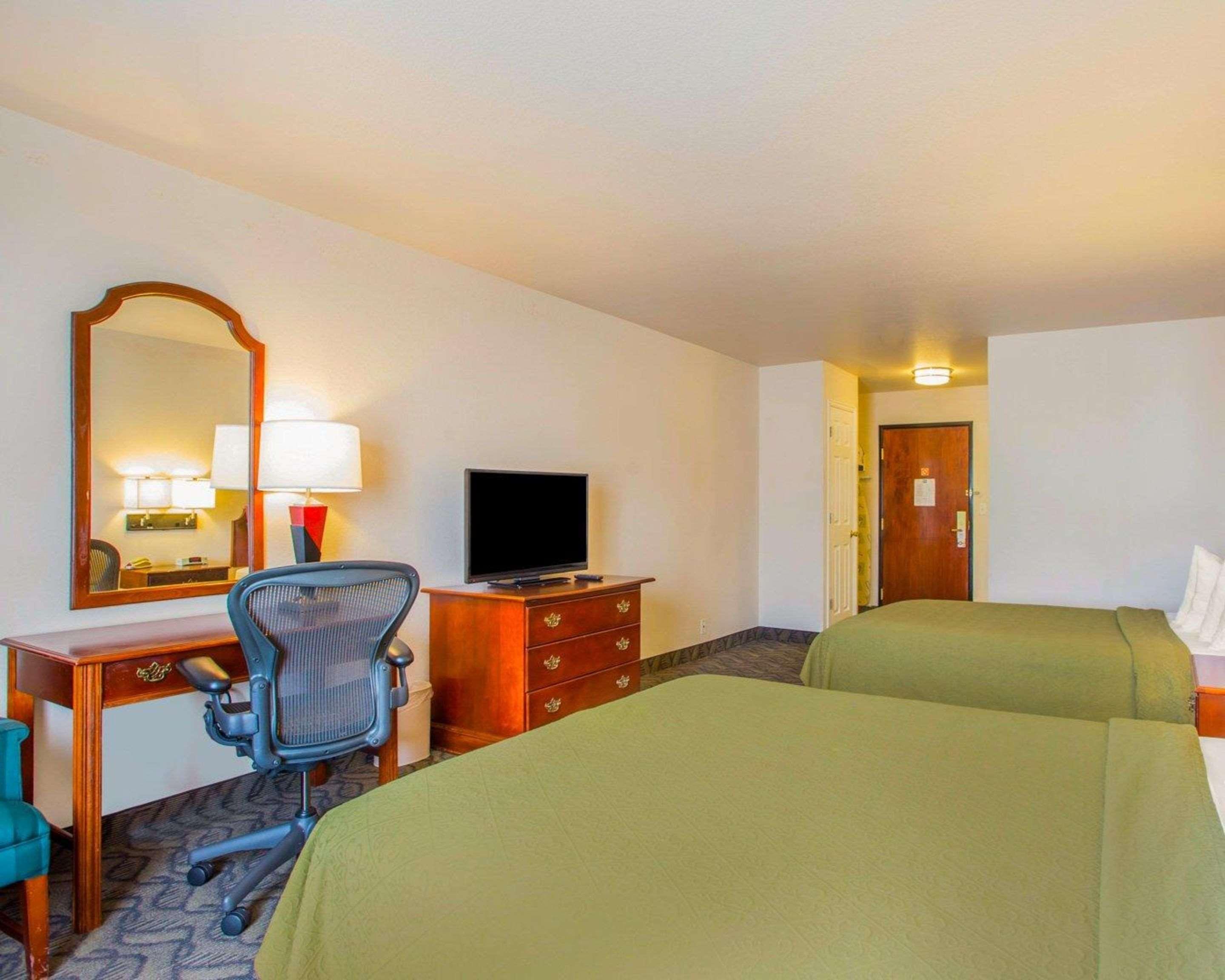 Quality Inn & Suites Airport West Salt Lake City Buitenkant foto